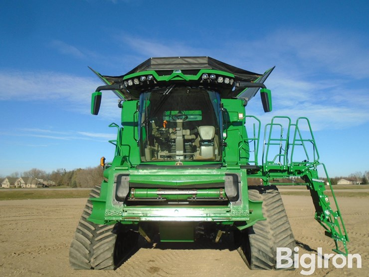 2022-john-deere-x9-1000-image-2