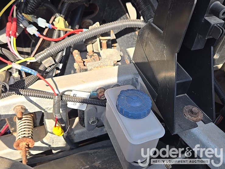 2019-club-car-carryall-1700-image-48