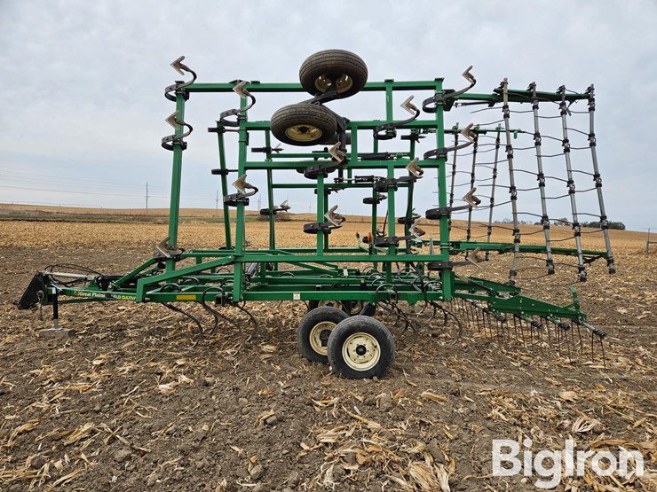 great-plains-series-vii-27'-wide-field-cultivator-image-8