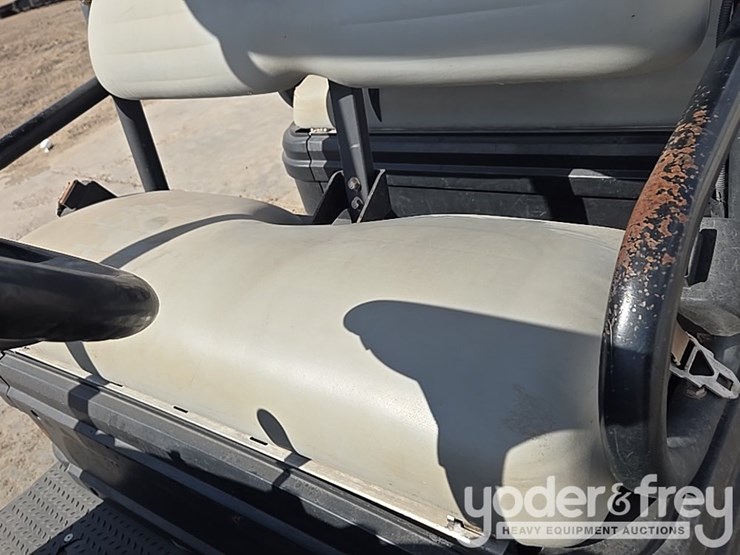 2019-club-car-carryall-1700-image-59
