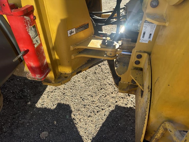 2016-deere-624k-image-9