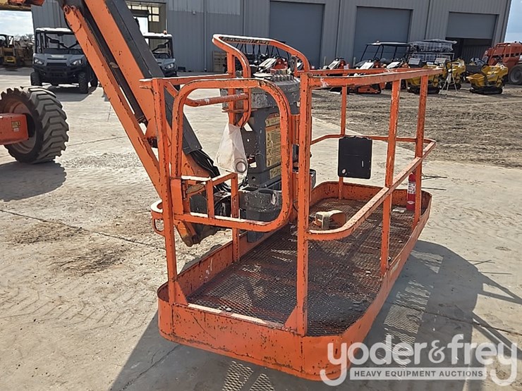 2015-jlg-600aj-image-11