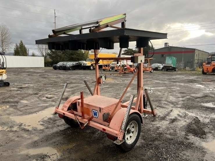 2004-wanco-towable-arrow-board-image-4