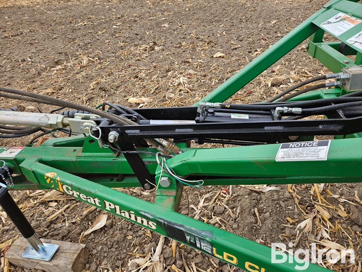 great-plains-series-vii-27'-wide-field-cultivator-image-17