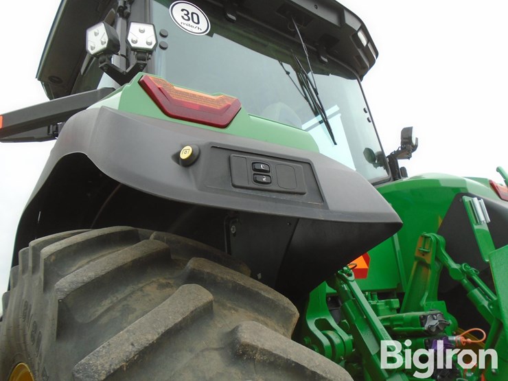 2023-john-deere-8r-370-image-17