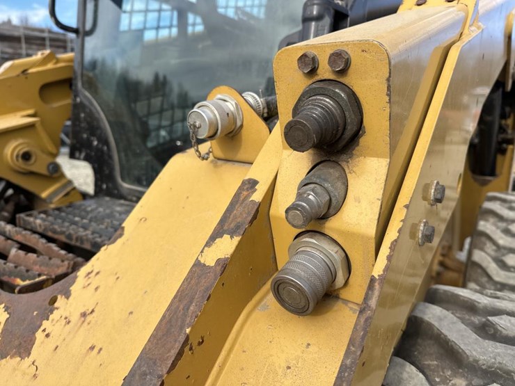 2016-caterpillar-262d-image-12