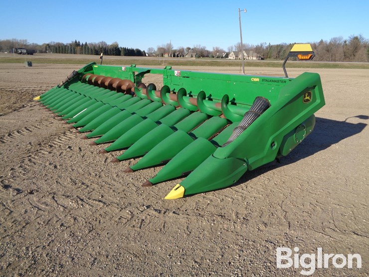 2021-john-deere-c18r-image-1