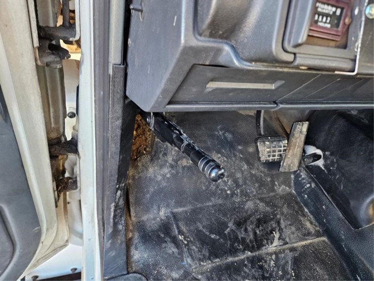 1997-imt-5200-image-44