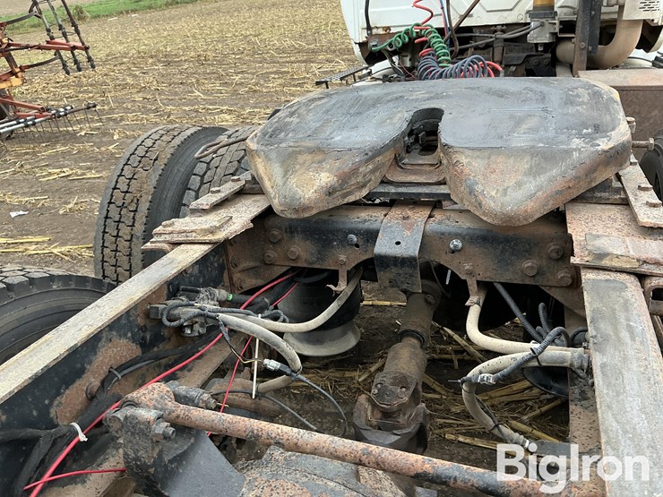 2005-international-8600-image-9