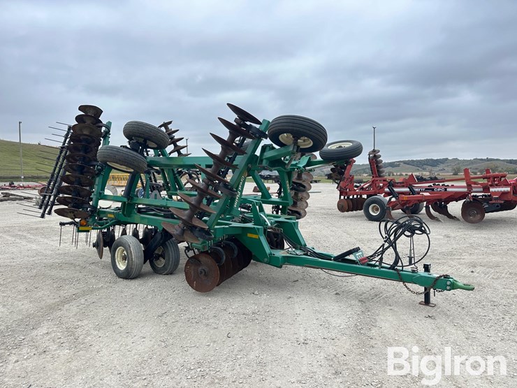 great-plains-3323-tandem-disk-image-1