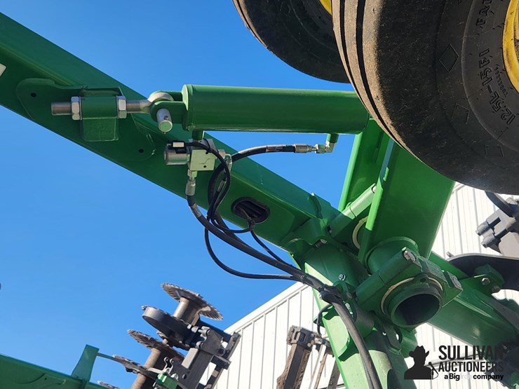 2022-john-deere-2660vt-image-18