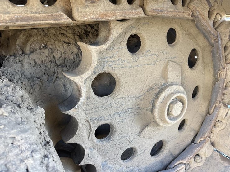 caterpillar-235-image-53