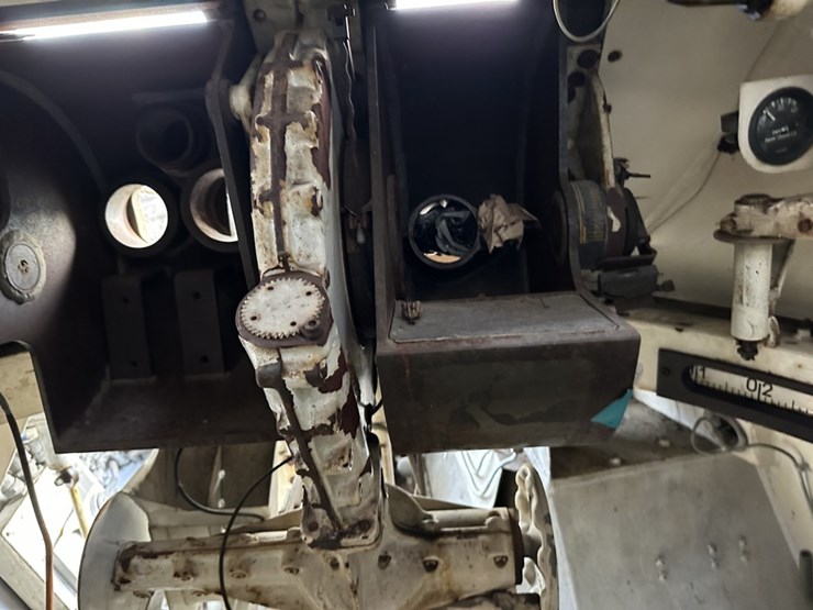 2118-ford-300-image-33