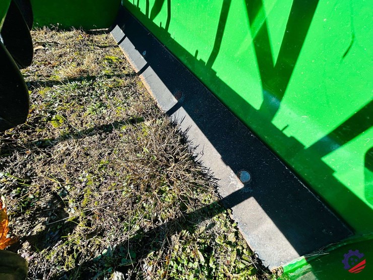 2016-john-deere-1025r-image-117