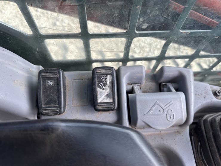 kubota-svl75-2-image-36