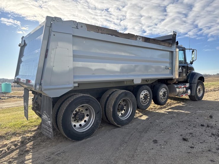 #1463-•-2007-mack-quad-axle-dump-truck-image-5