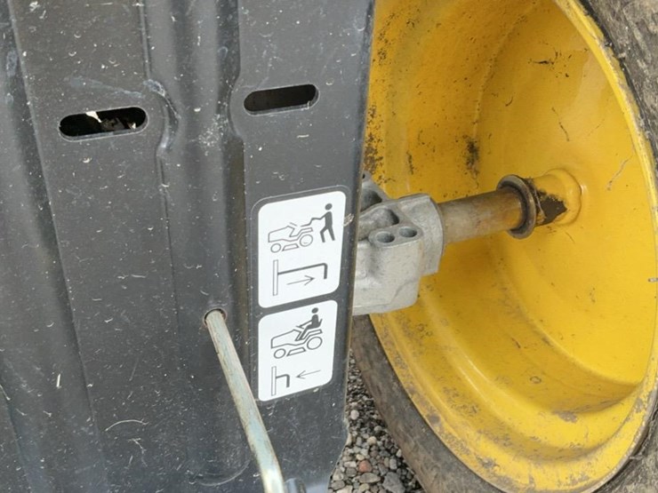 john-deere-l120-image-16