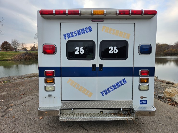 #22778-•-2003-ford-econoline-van-ambulance-image-12