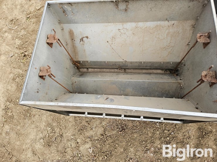 big-husky-stainless-steel-nursery-feeders-image-12