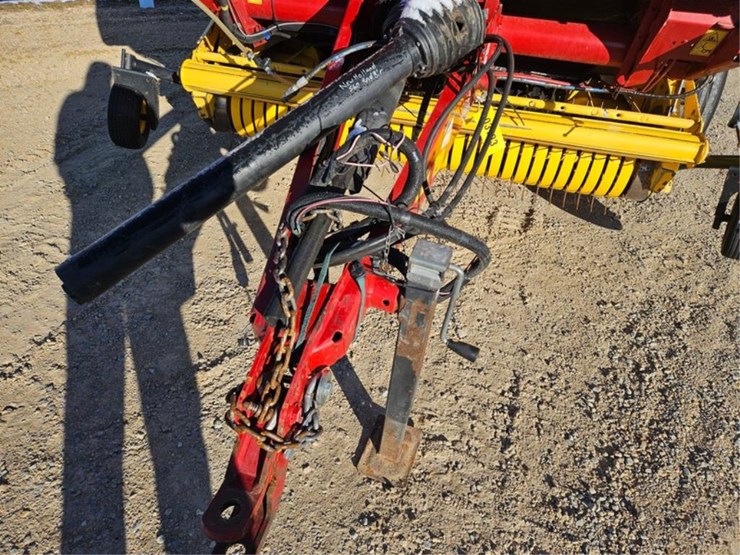 new-holland-roll-belt-560-image-9