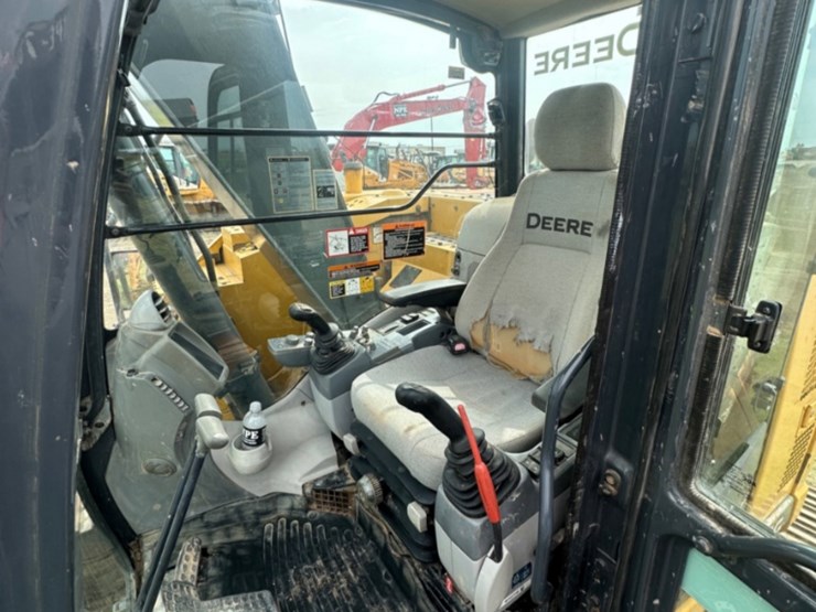 2016-deere-135g-image-4