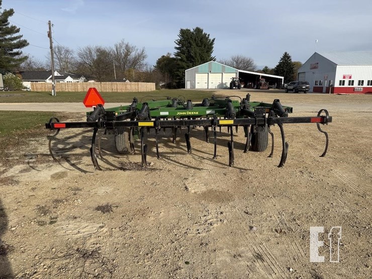 john-deere-714-image-6