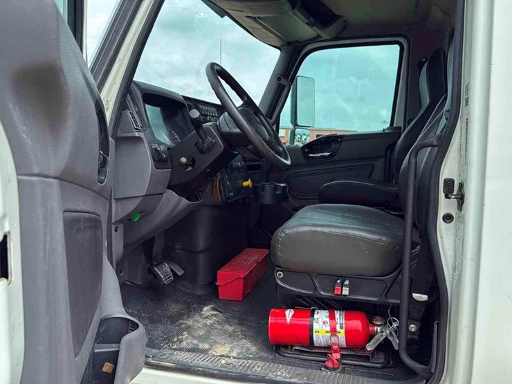 2020-international-mv607-image-10