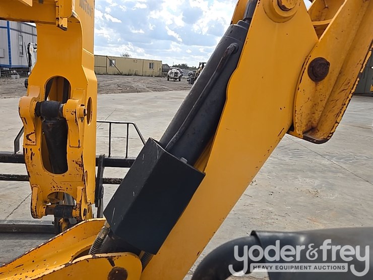 2017-jcb-510-56-image-82