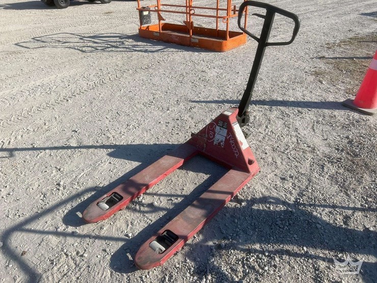pallet-jack-image-1