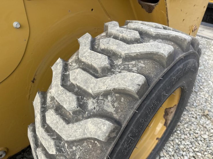 2016-caterpillar-262d-image-42