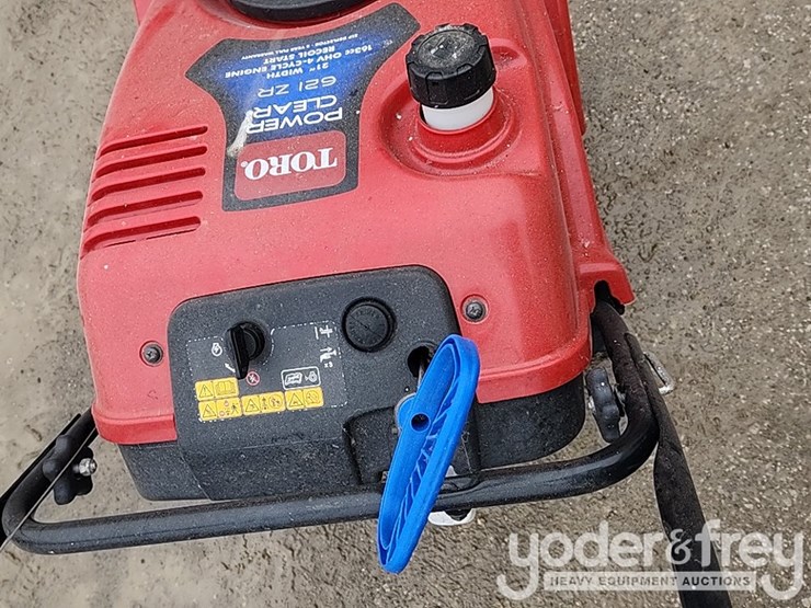 toro-power-clear-21"-snow-blower-image-5