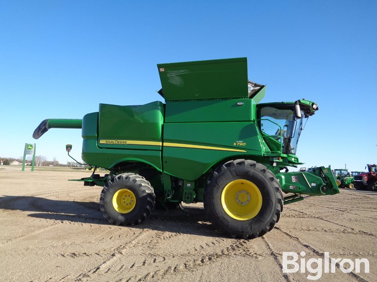 2023-john-deere-s790-image-4