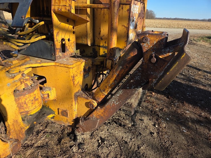 jd-455e-track-loader-w/-backhoe-image-17