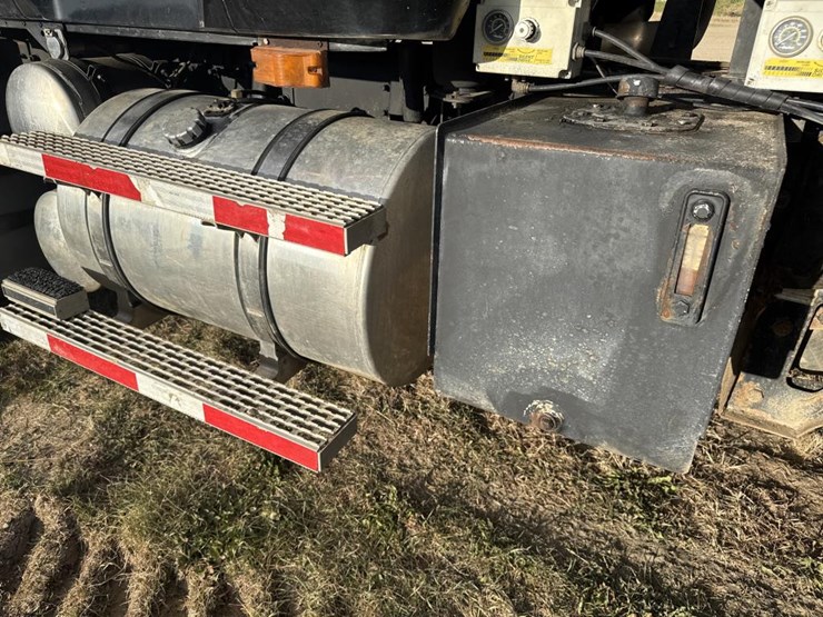 #1463-•-2007-mack-quad-axle-dump-truck-image-15