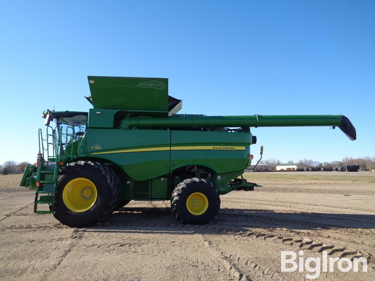 2023-john-deere-s790-image-8