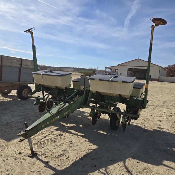 JOHN DEERE 7000