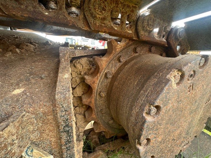 2016-deere-135g-image-5