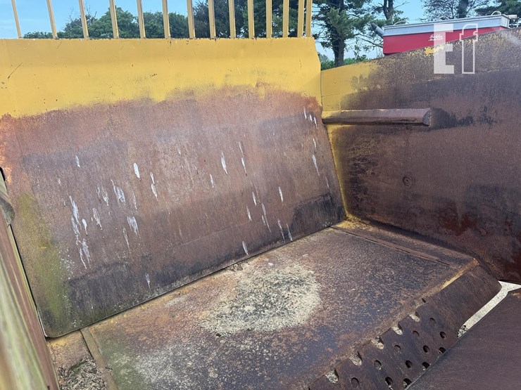 caterpillar-60-image-10