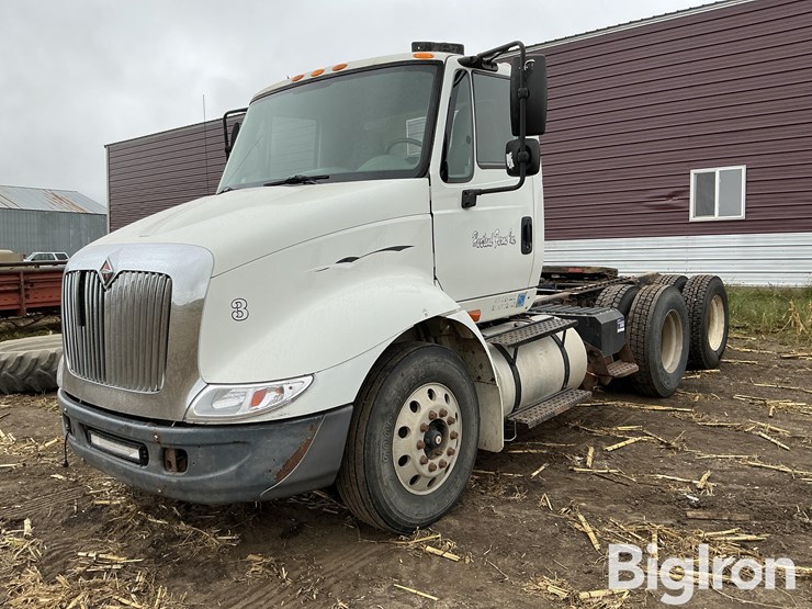 2005-international-8600-image-1