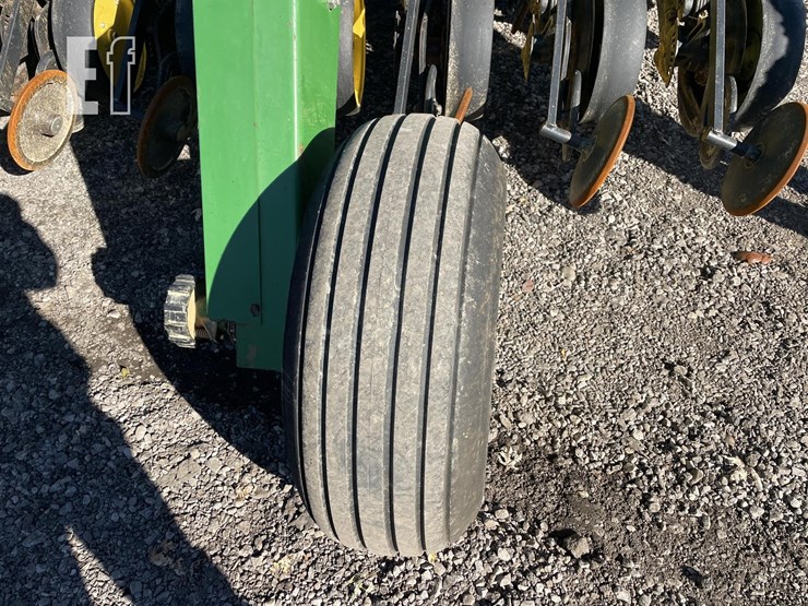 1997-john-deere-750-image-29