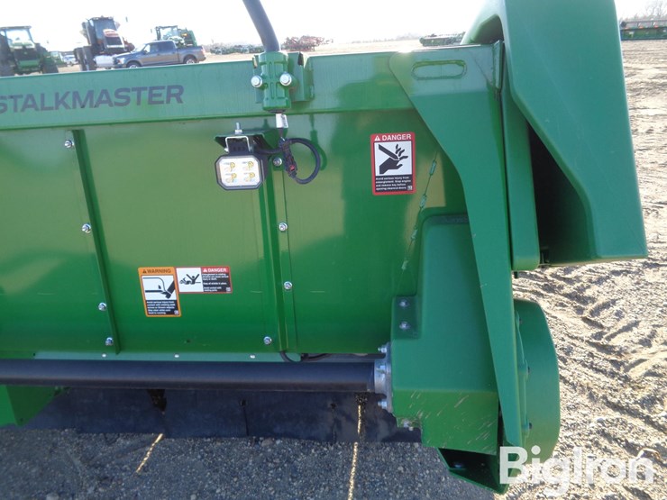 2023-john-deere-c12r-image-19