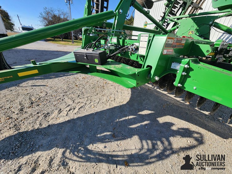 2022-john-deere-2660vt-image-11