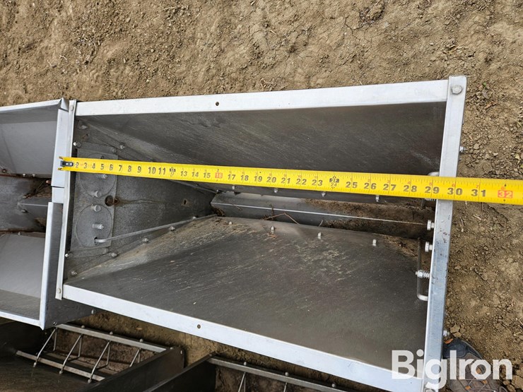 big-husky-&-hog-slat-stainless-steel-nursery-feeders-image-14