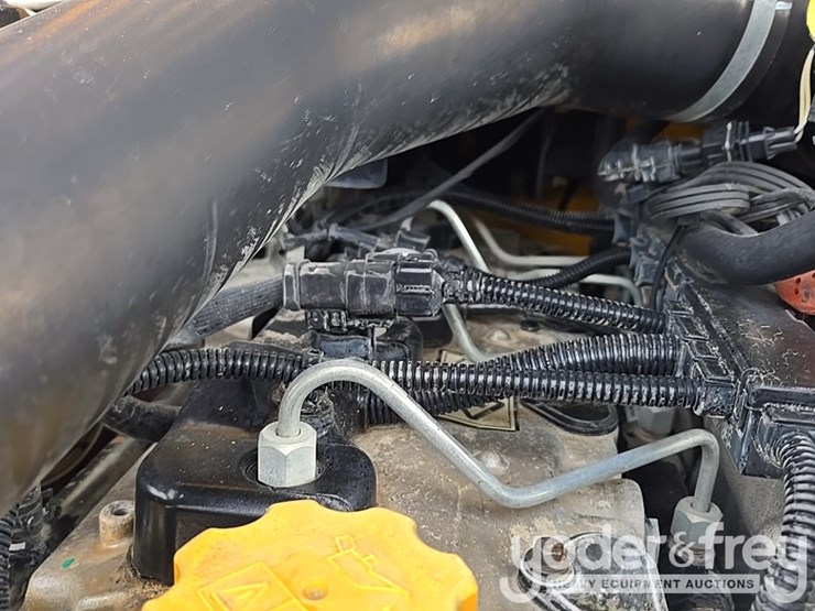 2017-jcb-510-56-image-97