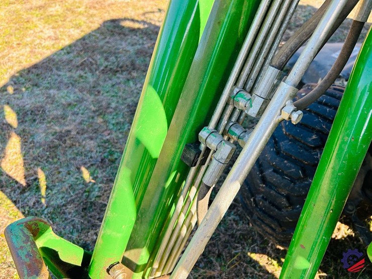 2016-john-deere-1025r-image-16