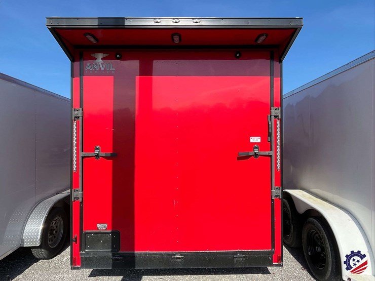 2025-anvil-20’-v-nose-t/a-enclosed-tag-trailer-image-3