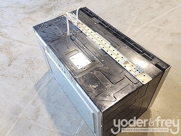 under-cabinet-microwave-image-3