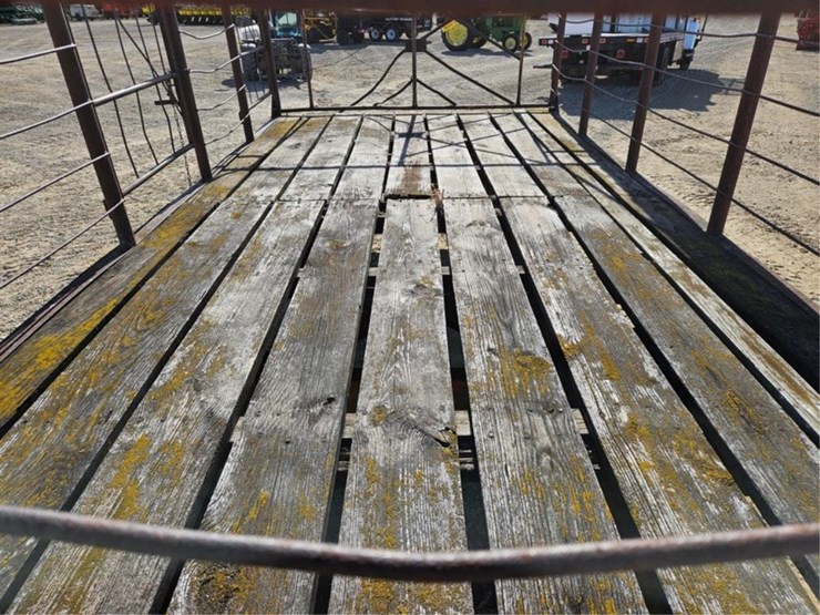 #3346-•-8'-x-16'-bale-wagon-image-11