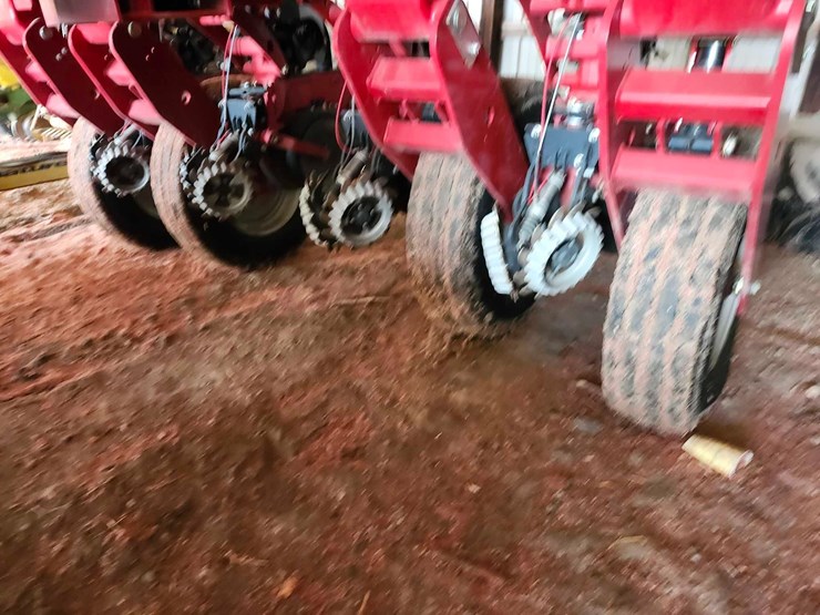 2023-case-ih-2150-image-9