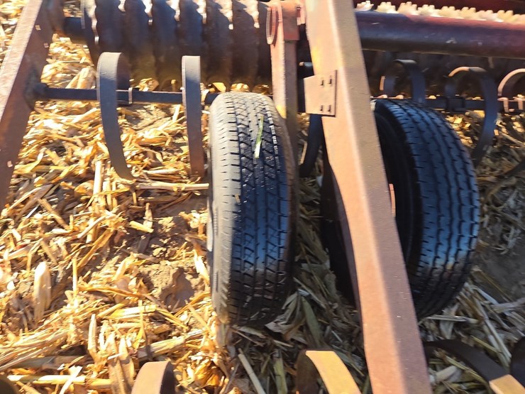 13'6"-brillion-cultimulcher-image-19